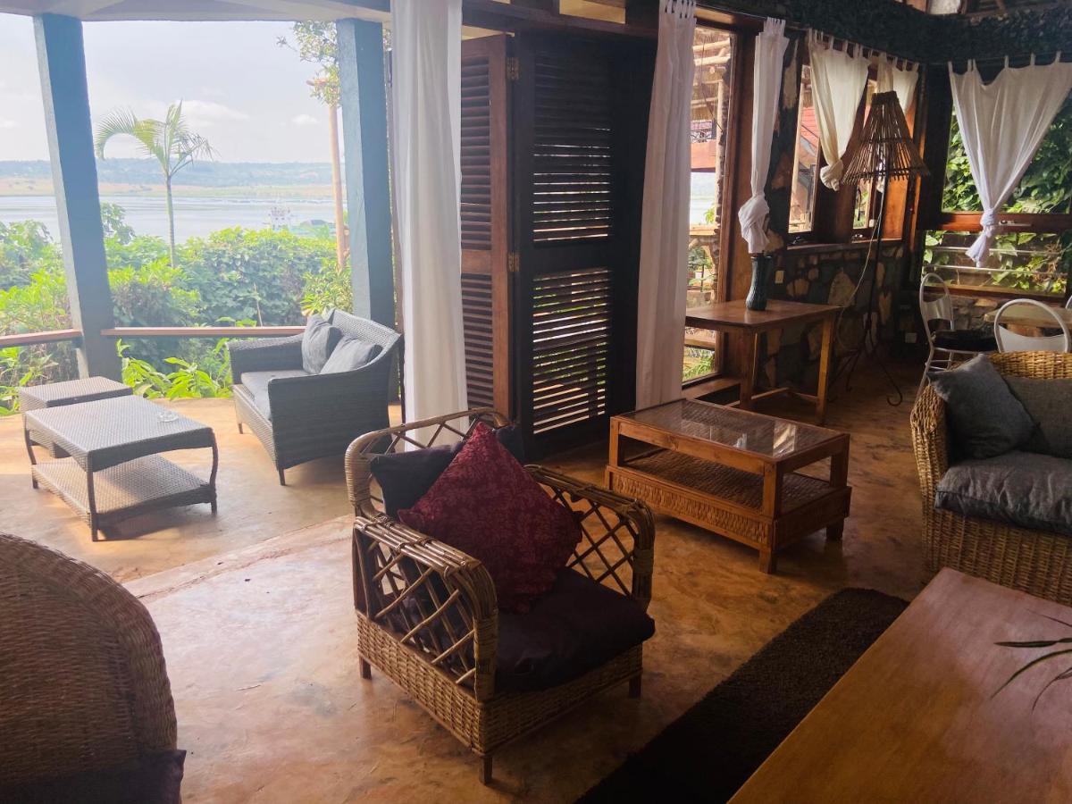Homeonthenile Jinja Kültér fotó